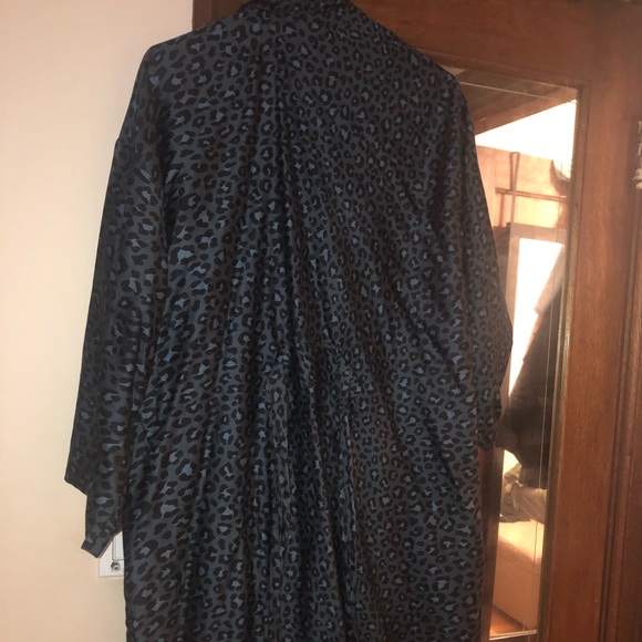 Wild Side Navy Leopard Robe - Picture 3 of 4